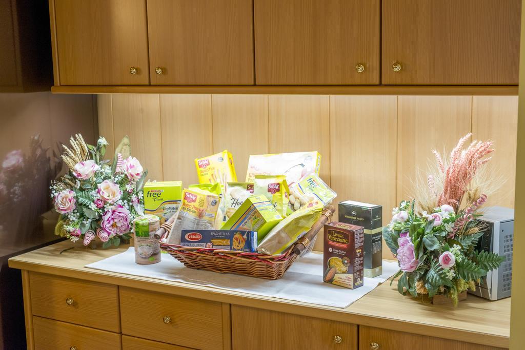 罗塞拉公园加康体别墅酒店 卡纳泽伊 外观 照片